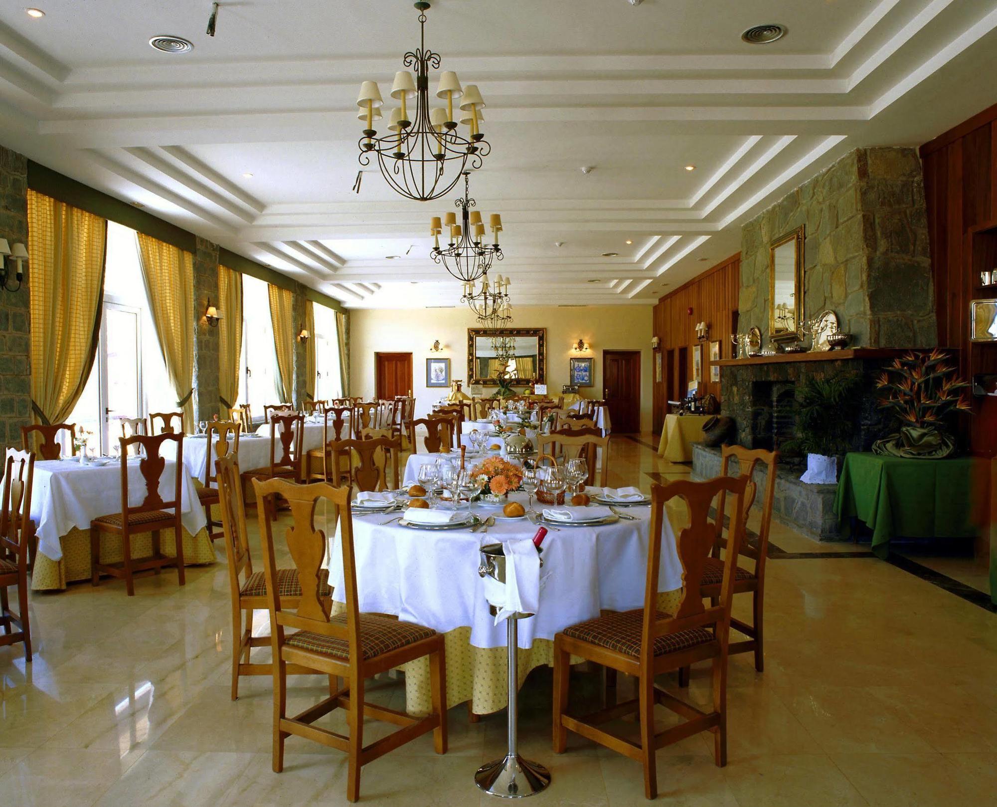 ปาราดอร์ เด ลาส กาญาดาส เดล เตเด Hotel ลาโอโรตาวา ภายนอก รูปภาพ